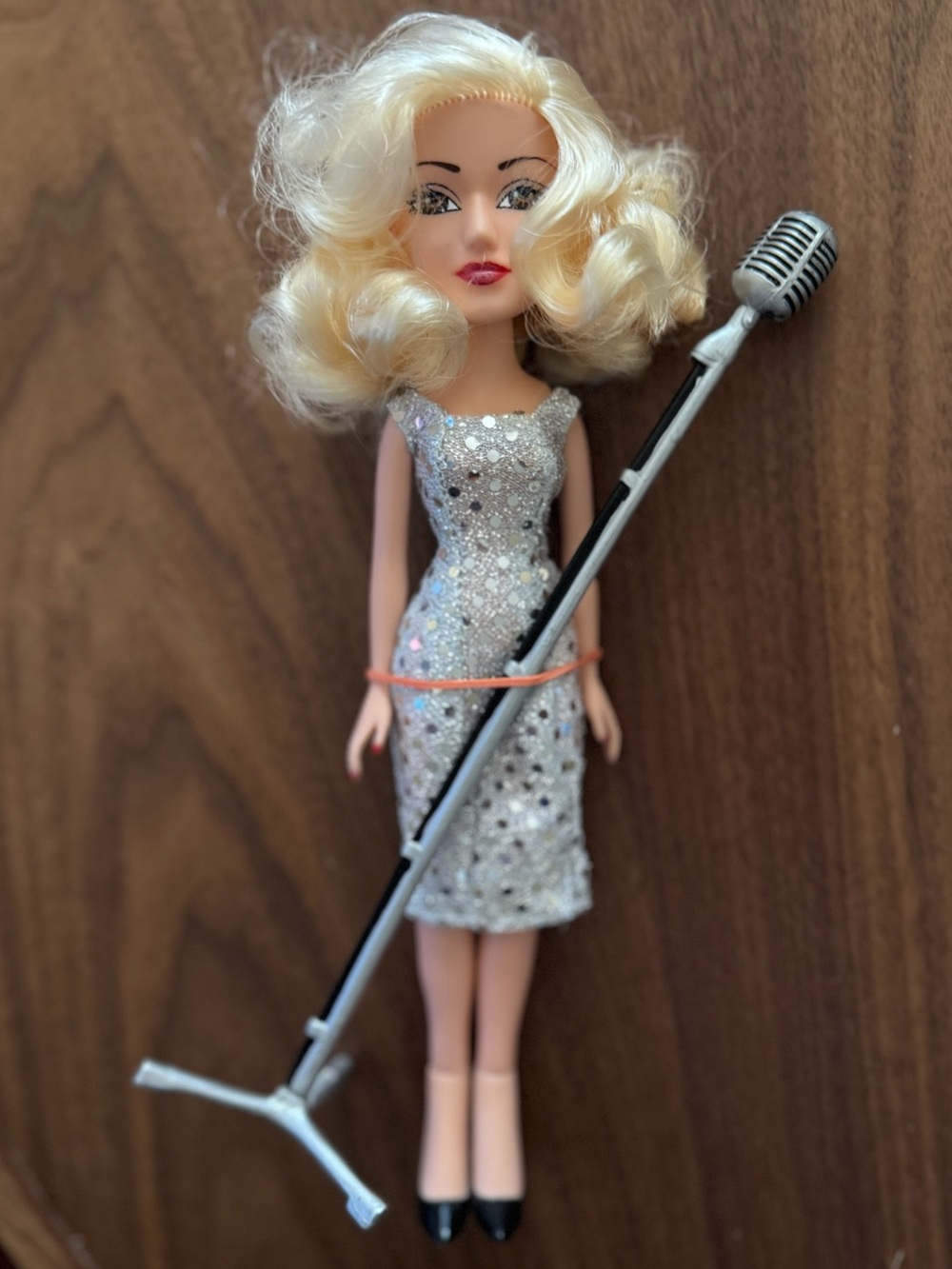 Gwen Stefani Cool Gwen Doll 2006 Huckleberry Doll series